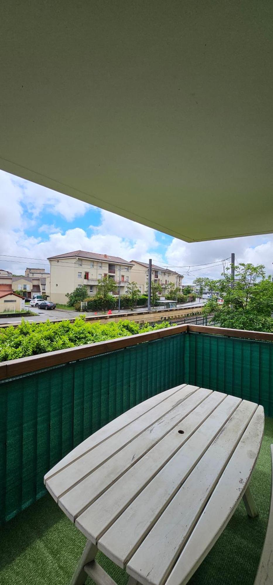 Le Cocon De Soie Superbe T3 A Vaulx En Velin Apartment Exterior photo